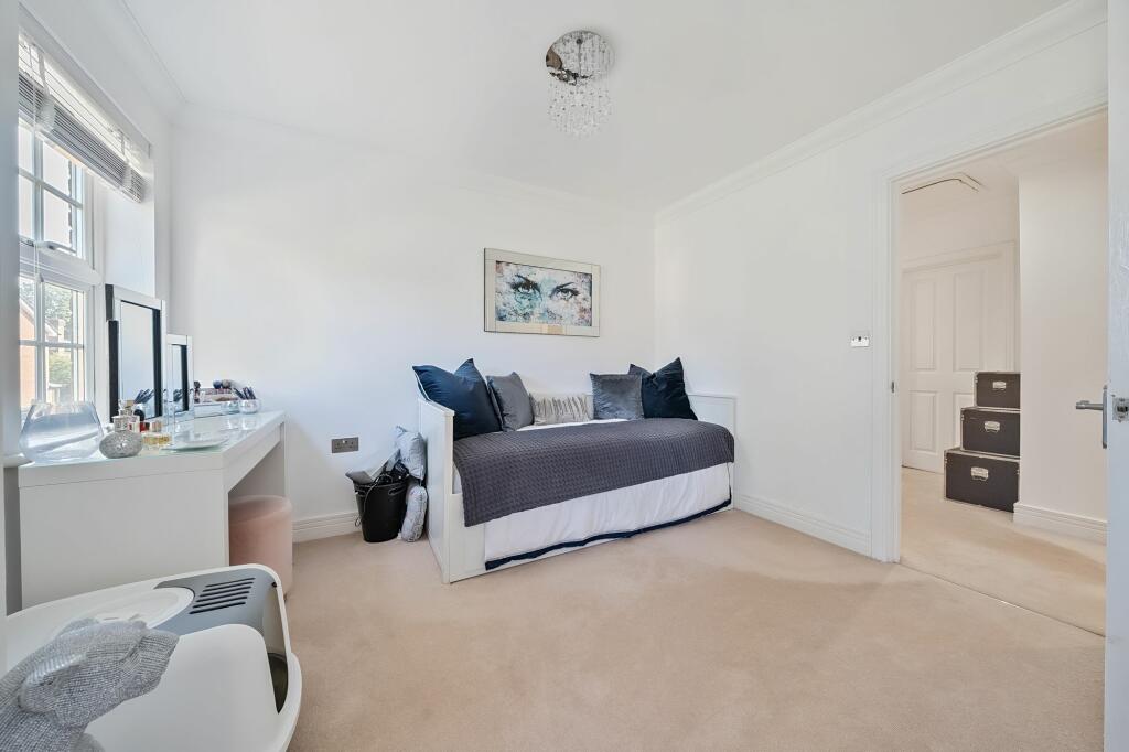 Additional image 19 of West Parkside, Warlingham, CR6