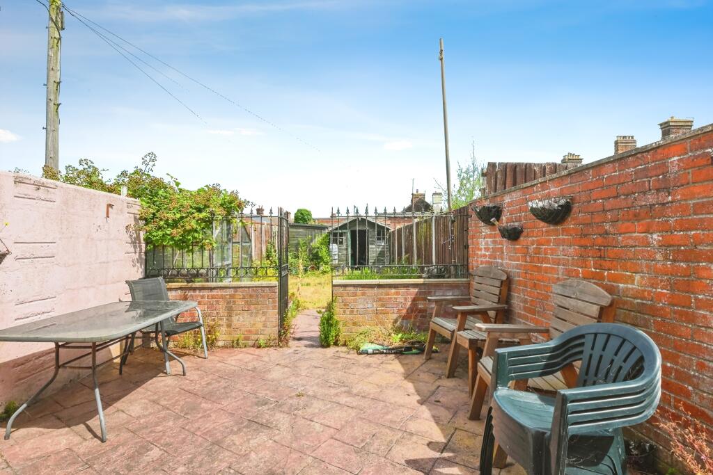 Additional image 15 of Ferndale Road, Harwich, Essex, CO12