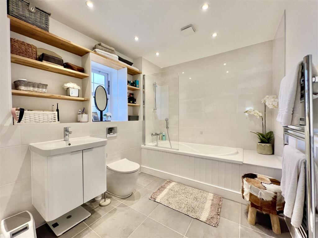 Additional image 25 of Maple Close, Writtle, Chelmsford