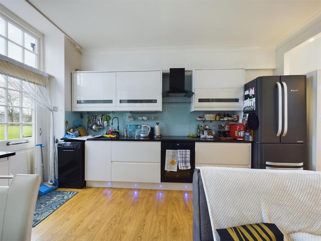 Additional image 11 of Cayton Road, Coulsdon