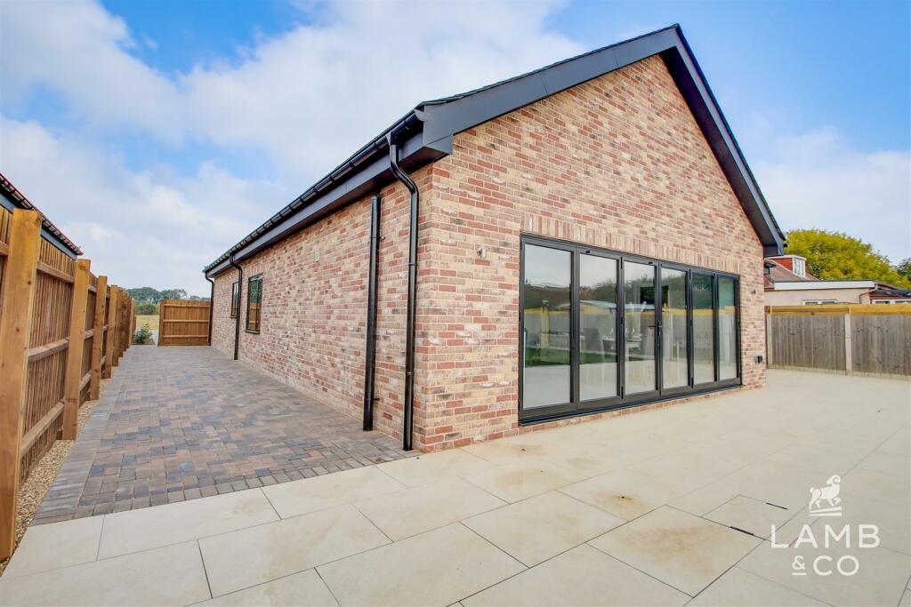 Additional image 25 of Blackberry Lodge Talbot Road, Little Clacton