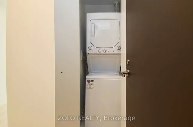 Additional image 25 of 197 Yonge St Unit 5202
