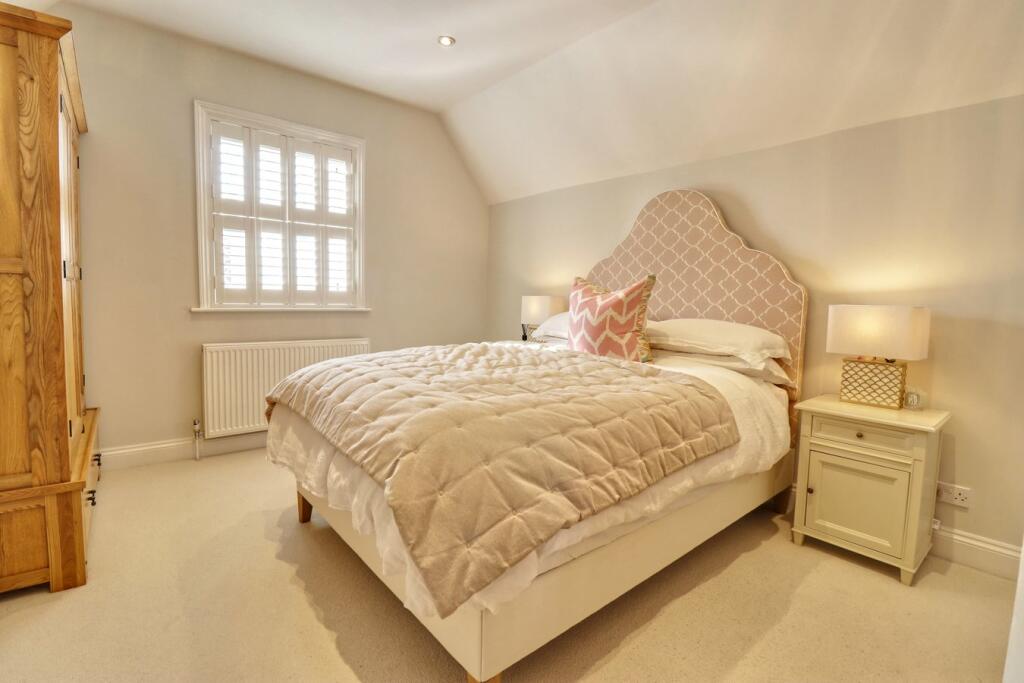 Additional image 14 of Old Harlow, CM17