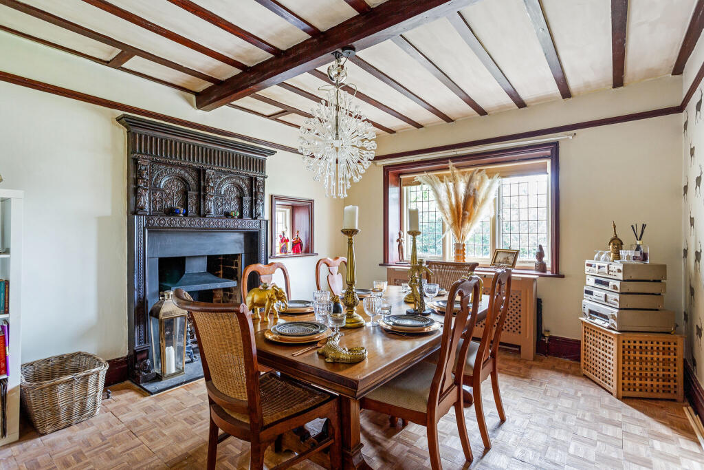 Additional image 20 of Woodcote Grove Road, Coulsdon, CR5