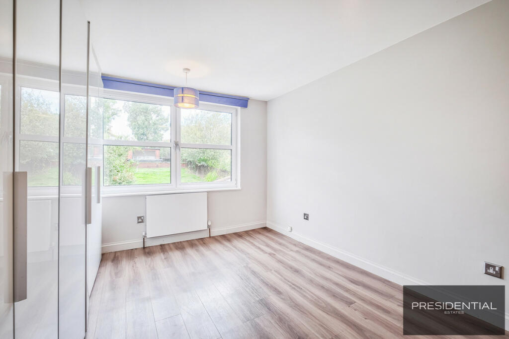 Additional image 26 of Dukes Avenue, Theydon Bois, CM16