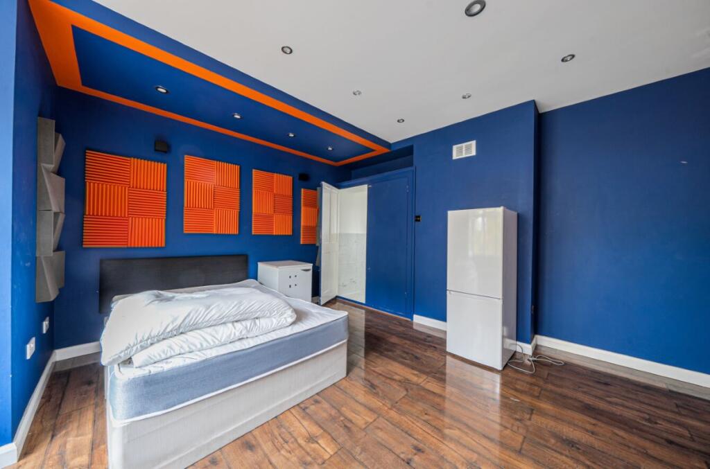 Additional image 6 of 1 Hart Road, Harlow, Essex, CM17 0HL