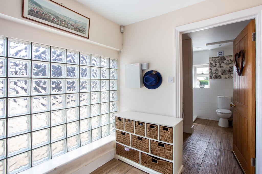 Additional image 16 of Pilgrims Lane, Caterham, CR3