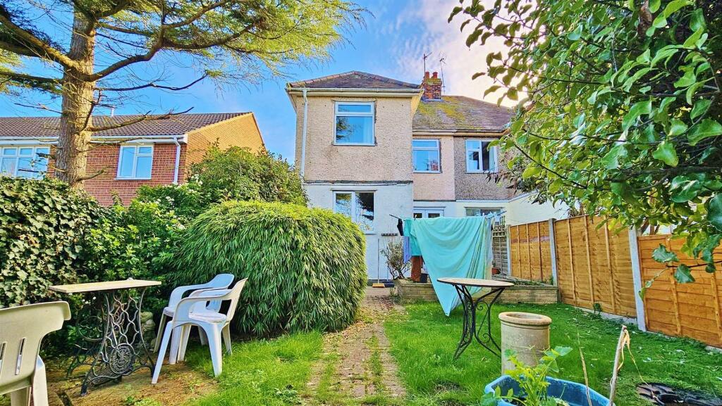 Additional image 21 of Woodberry Way, Walton On The Naze