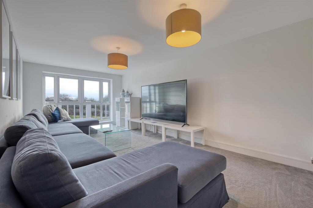 Additional image 20 of Grantham Drive, Chelmsford