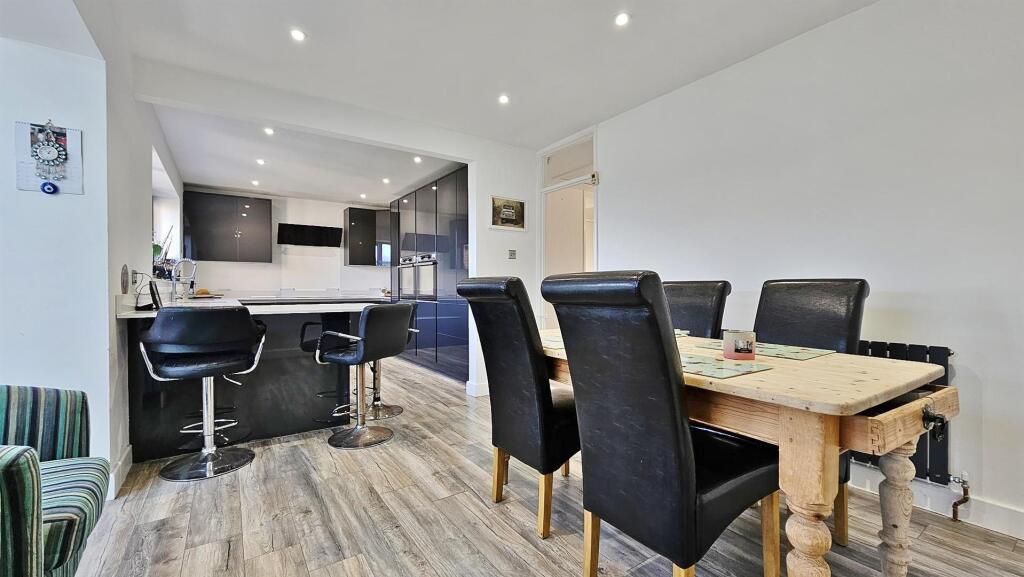 Additional image 7 of Ferndown Road, Frinton-On-Sea