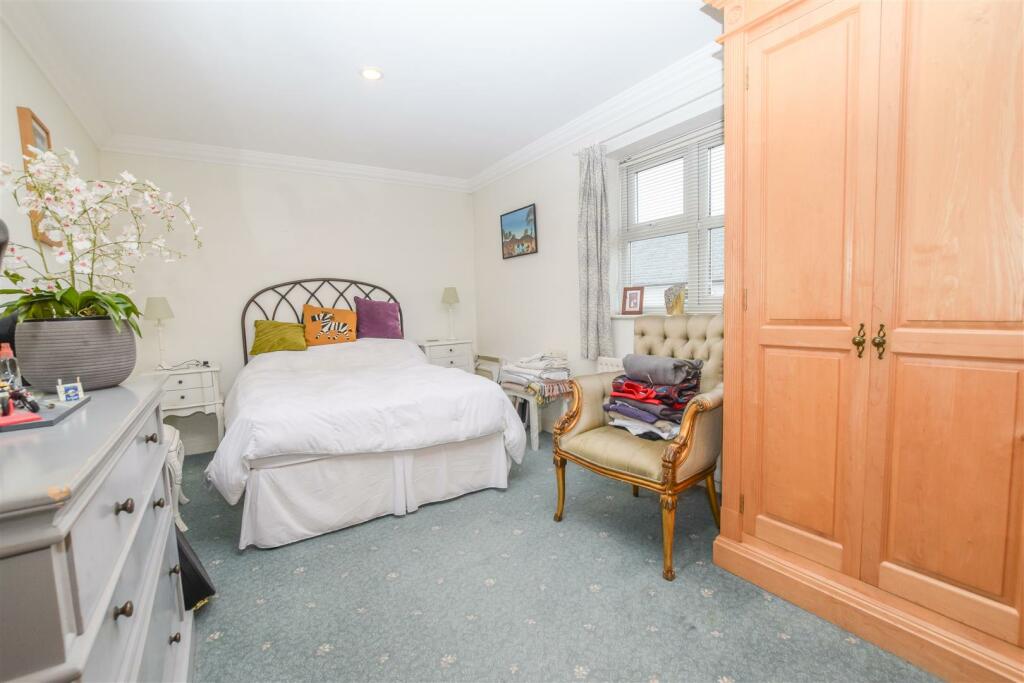 Additional image 17 of Neston Road, Willaston, Neston