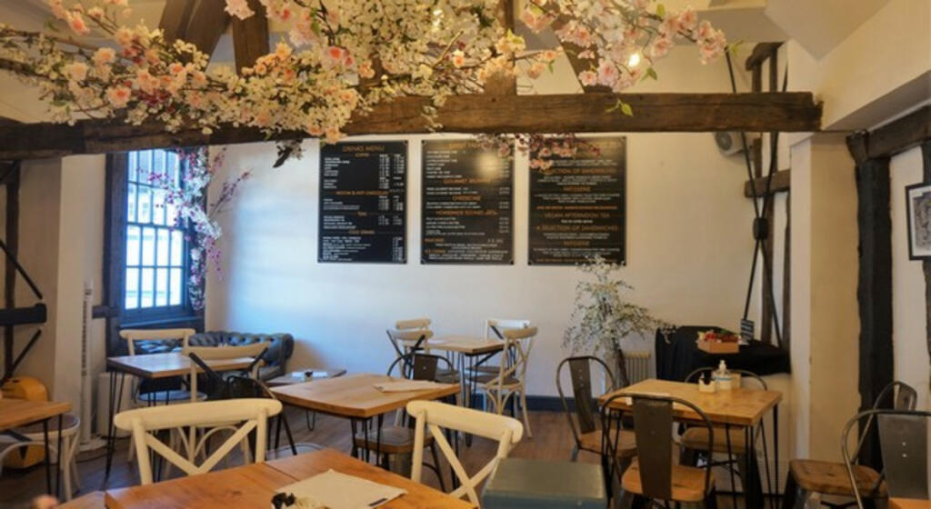 Additional image 14 of 'Tea Room & Coffee House, 72 Covers, Braintree'