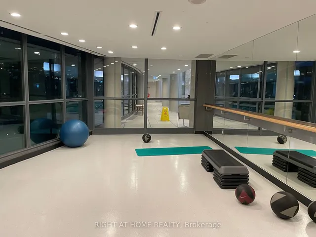 Additional image 15 of 209 Fort York Blvd Unit 965