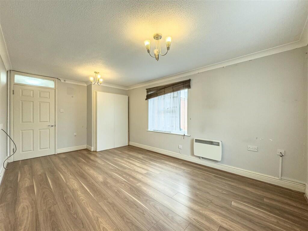 Additional image 2 of Akenfield Close, South Woodham Ferrers, Chelmsford