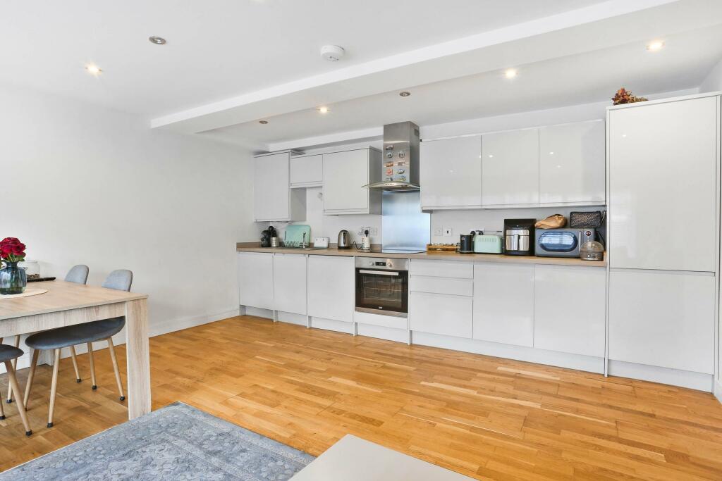 Additional image 23 of 3A Woodmansterne Road, Coulsdon, CR5