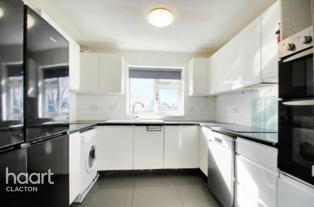 Additional image 3 of Third Avenue, Walton On The Naze