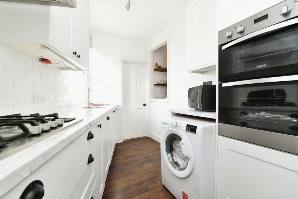 Additional image 8 of Grove Road, Chelmsford, Essex, CM2