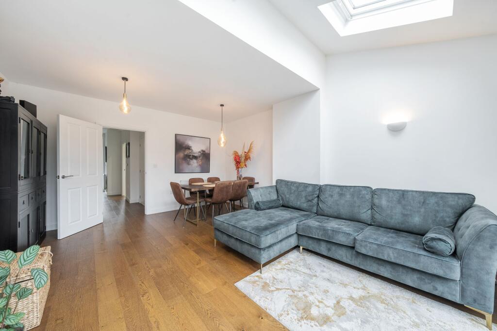 Additional image 6 of Van Brugh Avenue, Coulsdon, CR5