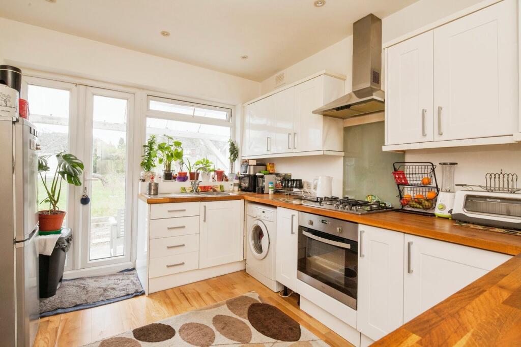 Additional image 5 of Woodmere Close, Croydon, CR0