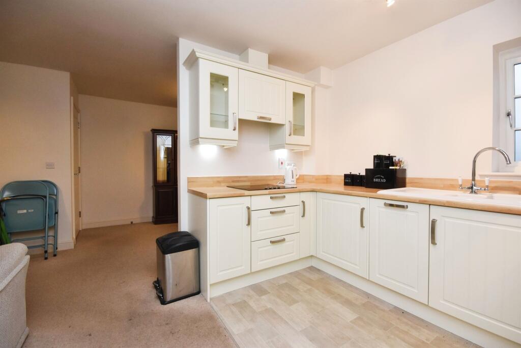 Additional image 6 of Dame Mary Walk, Halstead