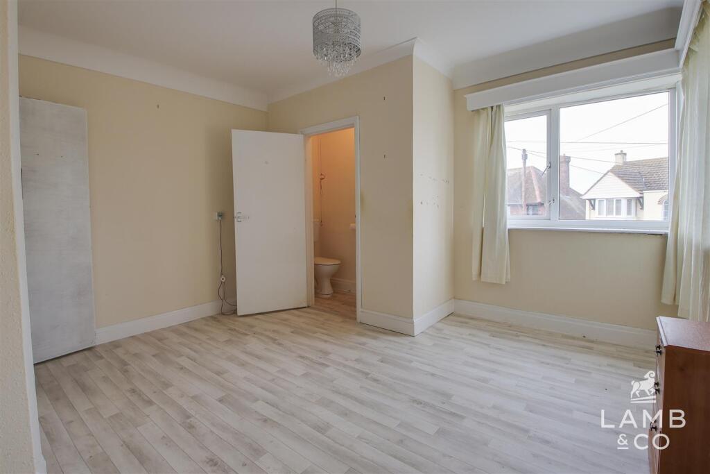 Additional image 16 of Cliff Parade, Walton On The Naze