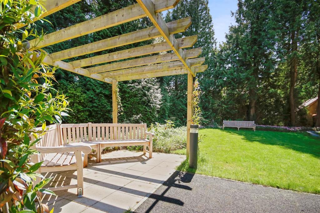 Additional image 14 of Westhall Road, Warlingham