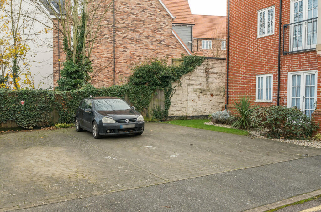 Additional image 18 of Caspian House, Weavers Close, Great Dunmow, Essex, CM6