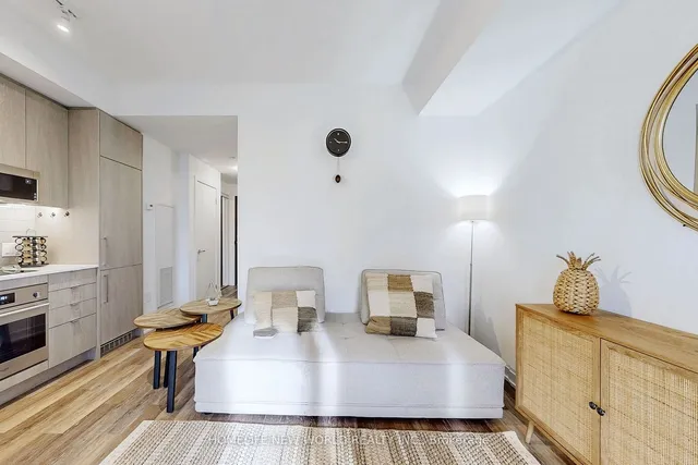 Additional image 5 of 250 Lawrence Ave Unit 518