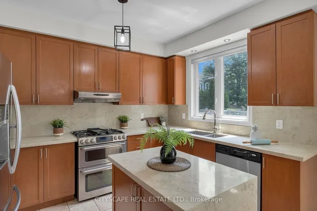 Additional image 14 of 33 Huntspoint Dr