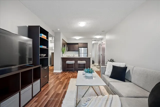 Additional image 4 of 19 Grand Trunk Cres Unit 707