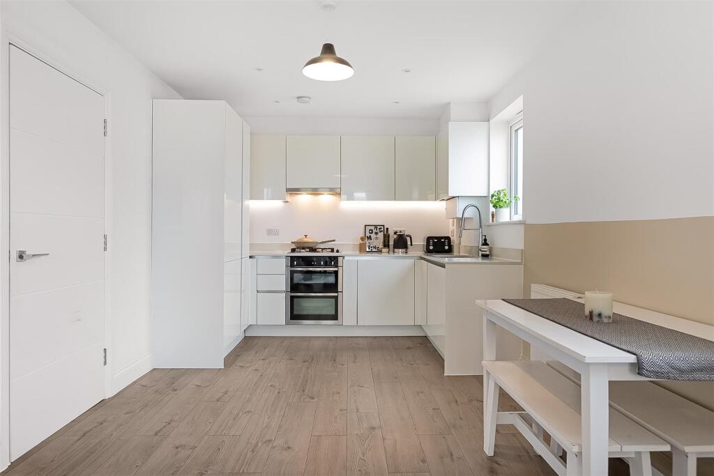 Additional image 6 of Station Road, Whyteleafe