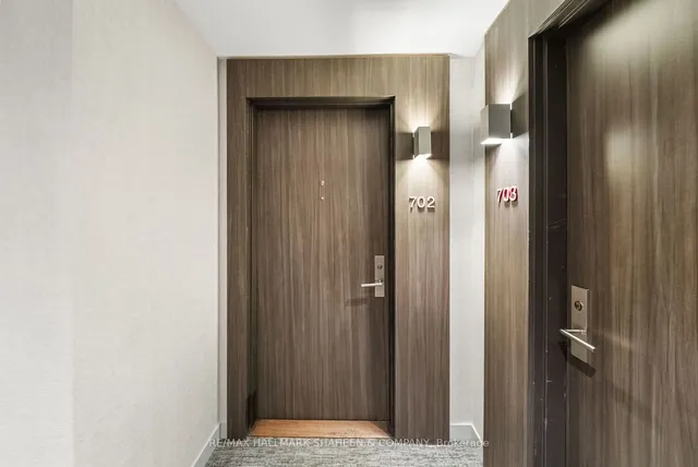 Additional image 4 of 185 Roehampton Ave Unit 702