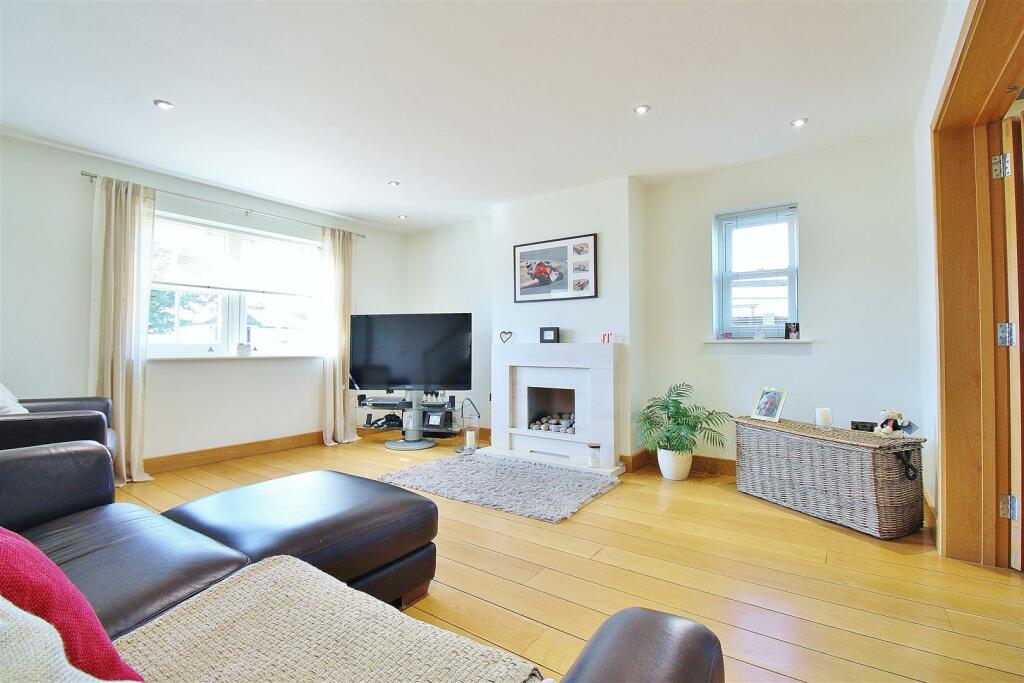 Additional image 7 of Walton Road, Frinton-On-Sea