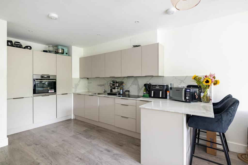 Additional image 3 of Fairdene Road, Coulsdon, CR5