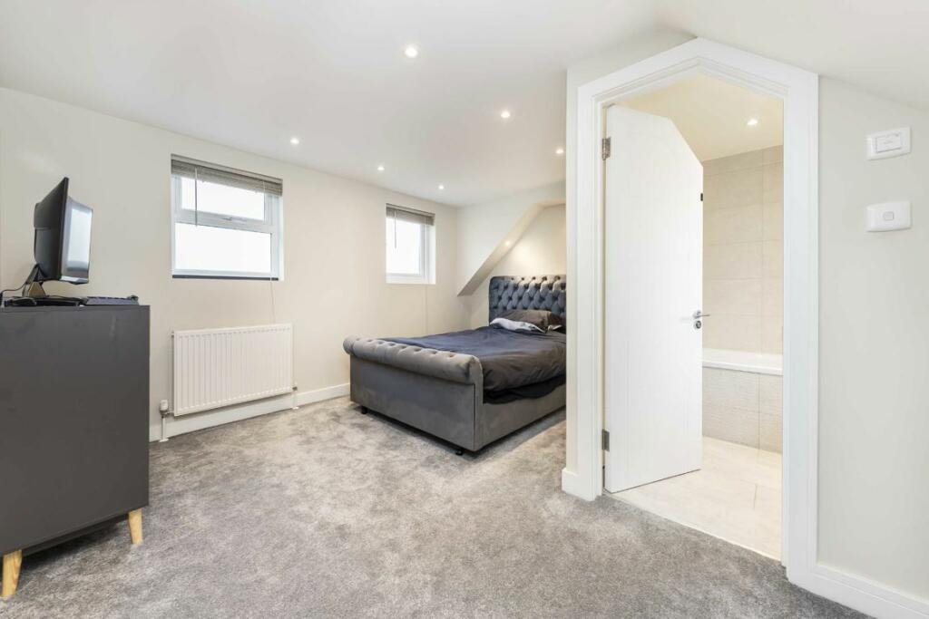 Additional image 3 of Park Avenue Mews, Mitcham