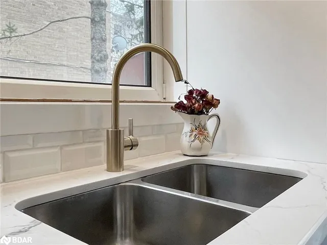 Additional image 18 of 16 Edinborough Crt