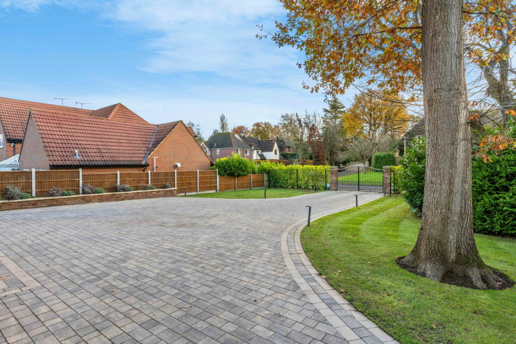 Additional image 6 of Longaford Way, Hutton Mount, Brentwood, CM13 2LT