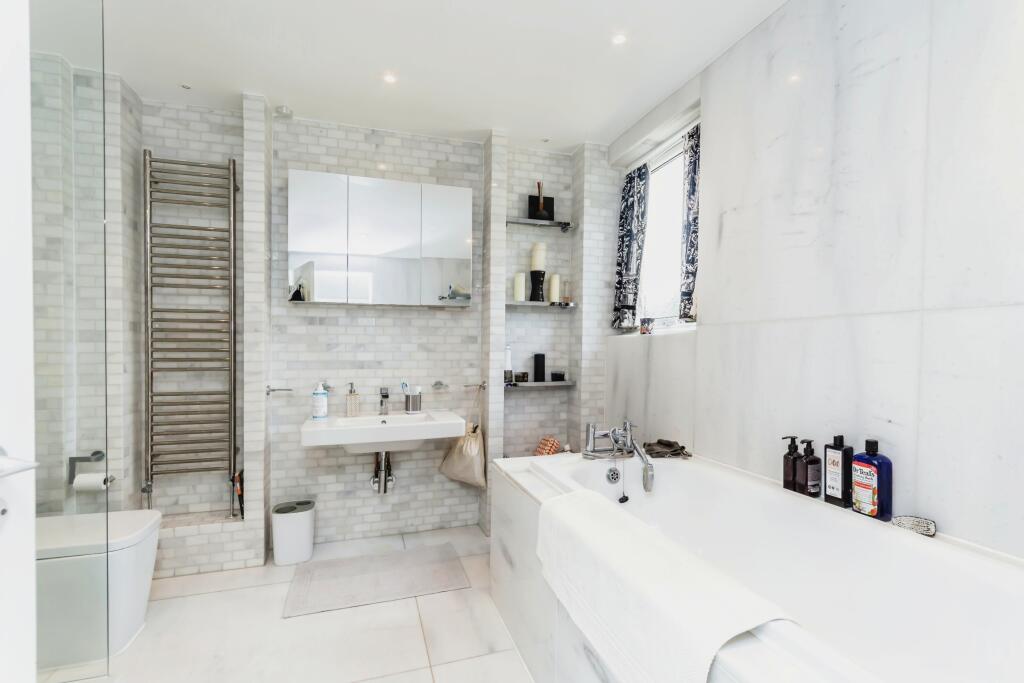 Additional image 10 of Bishops Walk, Croydon, Surrey, CR0