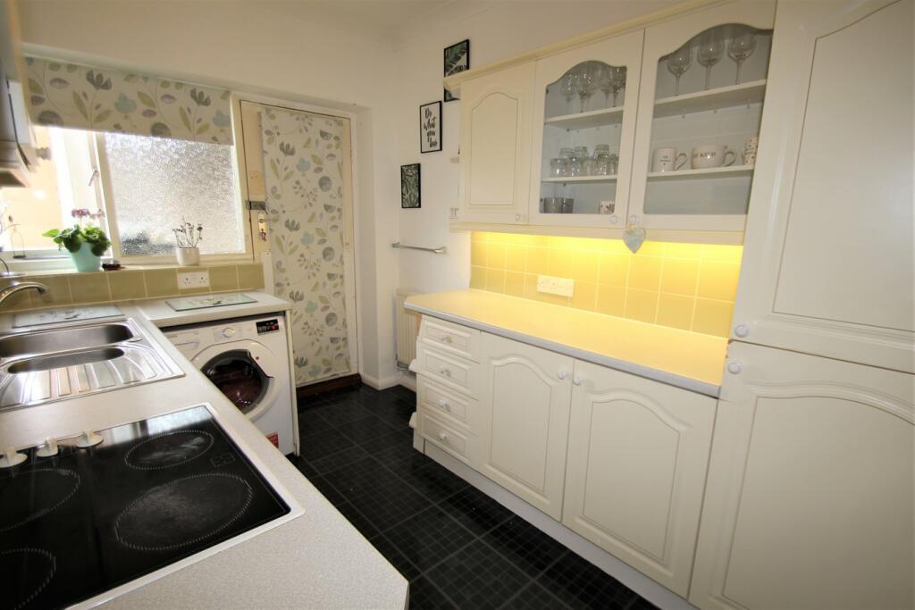 Additional image 3 of The Parade, WALTON ON THE NAZE, CO14