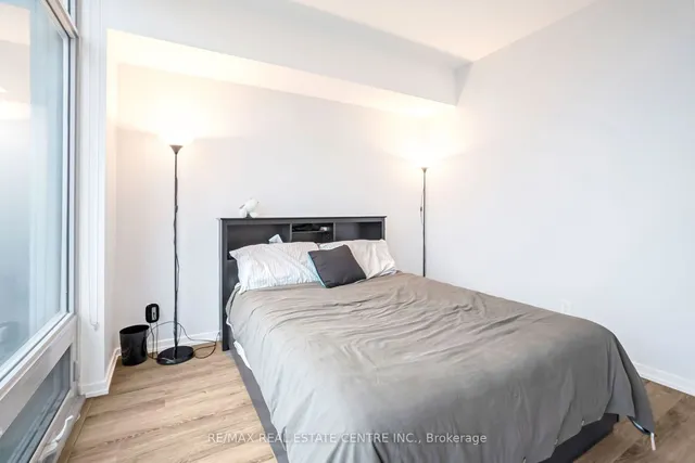 Additional image 33 of 105 The Queensway Ave Unit 303