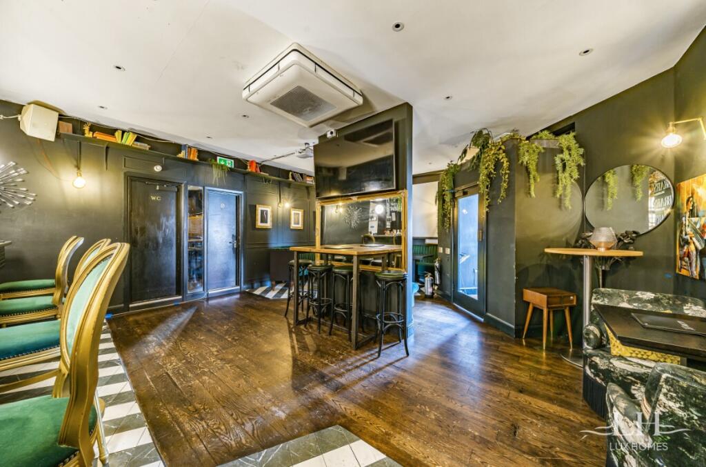 Additional image 3 of Library Bar, High Street, Ingatestone