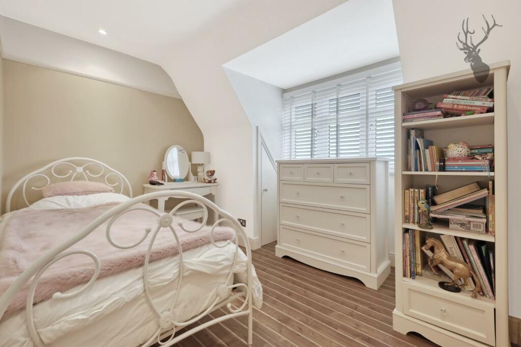 Additional image 19 of Mount End, Theydon Mount, Epping