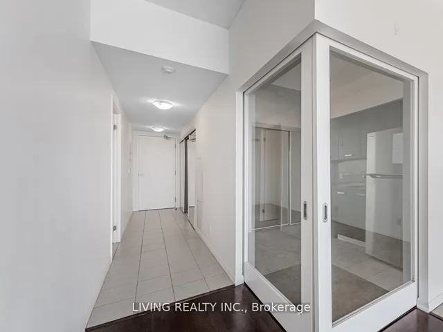 Additional image 4 of 832 Bay St Unit 2002