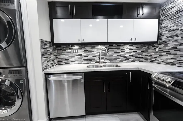 Additional image 6 of 3227 King St Unit 311