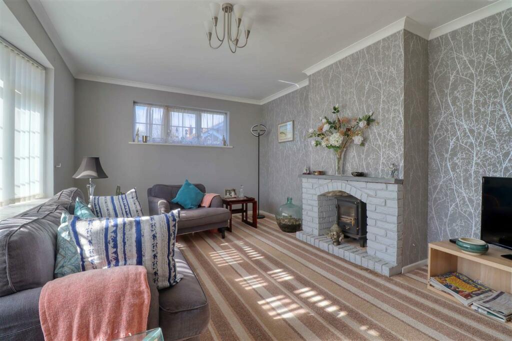 Additional image 2 of Devereaux Close, Walton on the Naze