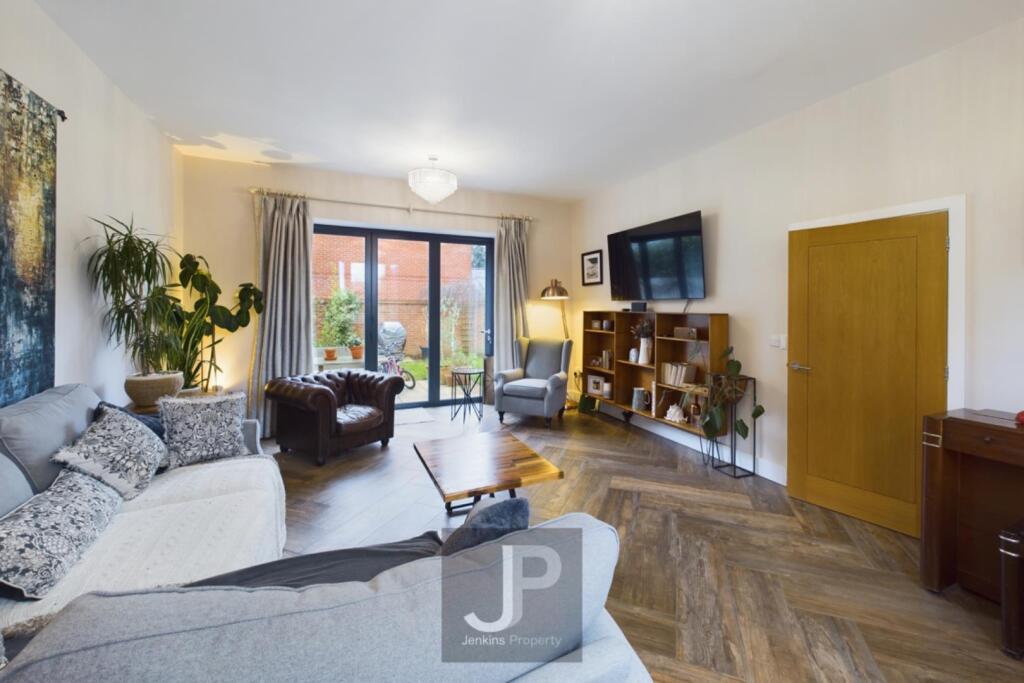 Additional image 8 of Kensington Way, Brentwood