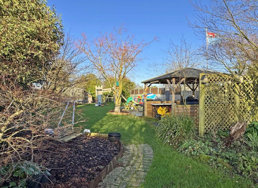 Additional image 26 of Ranks Green, Fairstead, Chelmsford