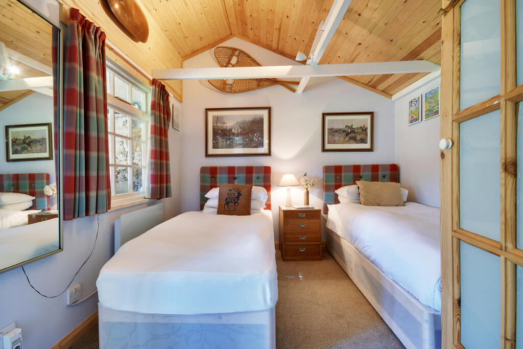 Additional image 26 of Coxtie Green Road, Pilgrims Hatch, Brentwood