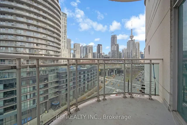 Additional image 32 of 600 Queens Quay Unit SPH16