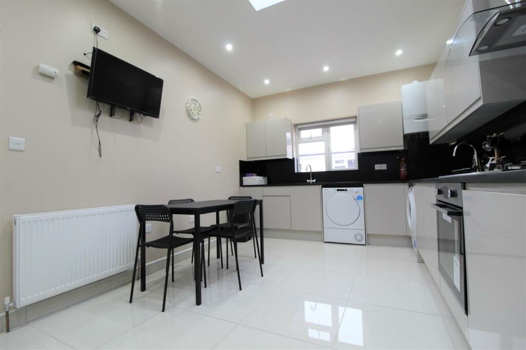 Additional image 2 of Meadvale Road, Croydon